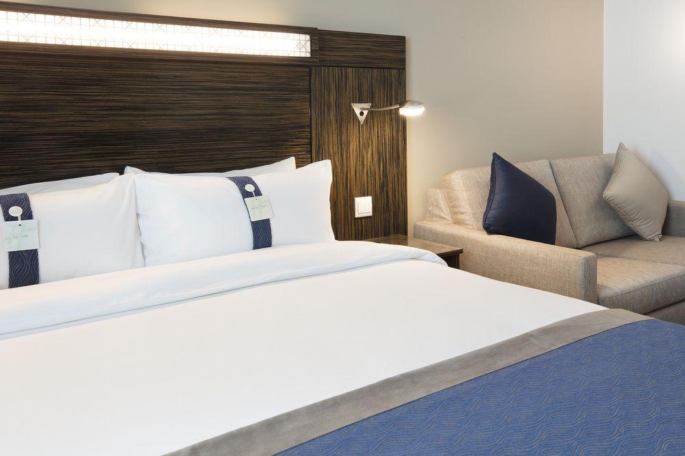 Holiday Inn Express Dubai Safa Park, An Ihg Hotel Extérieur photo